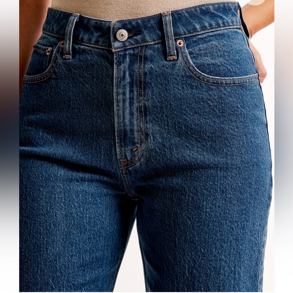 Curve Love High Rise 90s Relaxed Jean - Picture 4 of 5